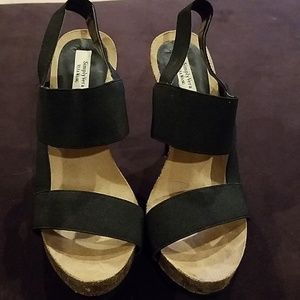 Simply Vera Vera Wang Black Sandles